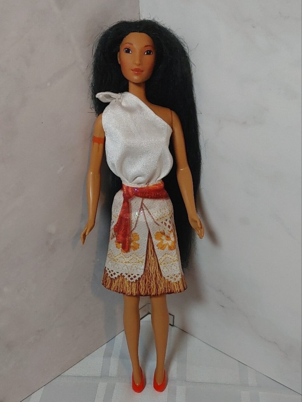 (3/$20) Disney Mattel 1995 Pocahontas Doll in White Shirt and Colorful Skirt